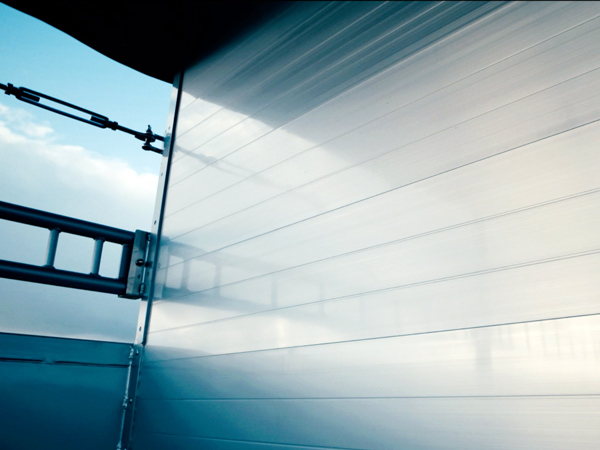 アルミフロントパネル